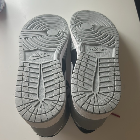 Nike Air Jordan 1 Mid SE 'Elephant Toe'  Kids - Picture 4 of 5